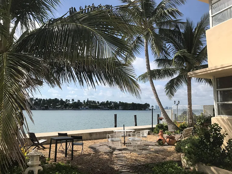920 Bay Dr — Photo 17
