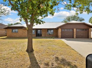 2218 Rice Dr, Levelland, TX 79336