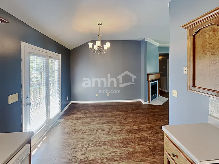 104 Cascade Ln — Photo 4