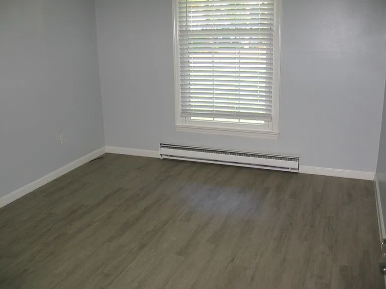 32 Riverside Dr — Photo 12