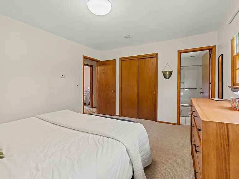 23 Jonathan Way — Photo 9