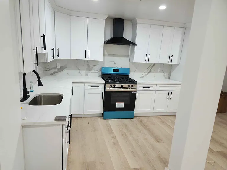 443 N Main St #1A — Photo 3