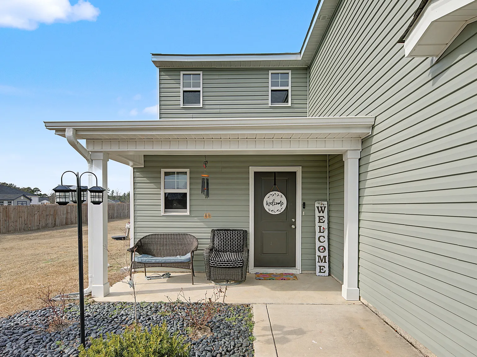 4 bed, 1920 sqft, $2,300 — Photo 2