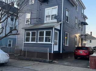 185 Magill St FLOOR 3, Pawtucket, RI 02860