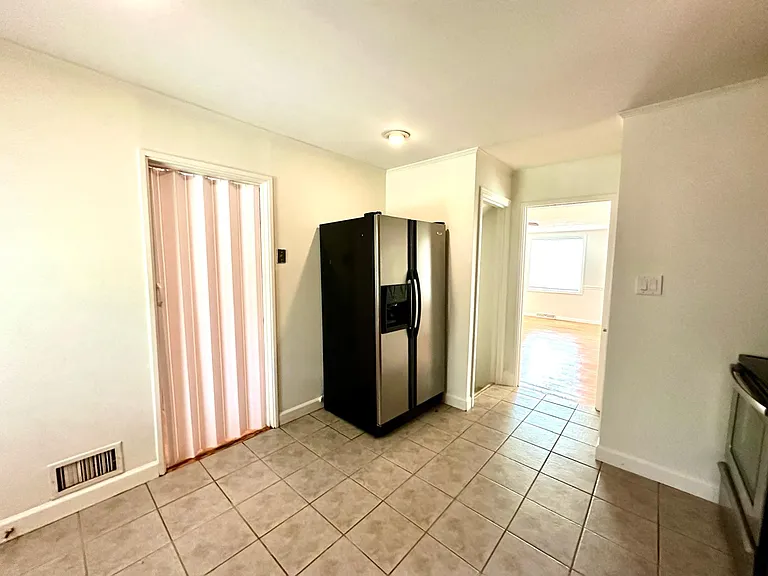 533 Inwood Dr — Photo 5