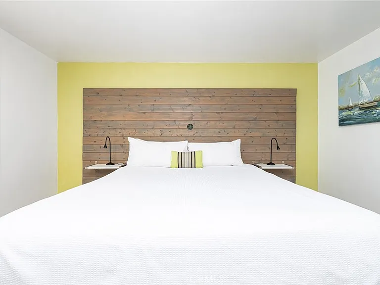 1720 W Oceanfront #B — Photo 27