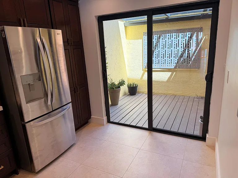 797 S Riverside Dr — Photo 7