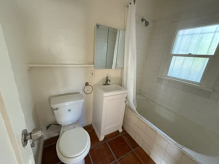 407 Loma Dr #411-4/5 — Photo 9