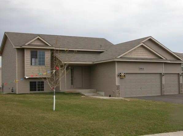 1812 Lincoln St S, Cambridge, MN 55008