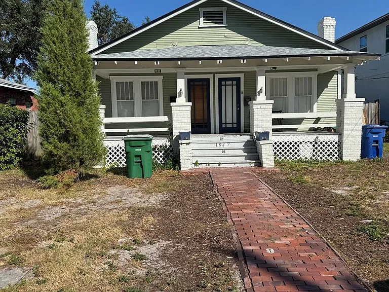 1917 W Fig St — Photo 1
