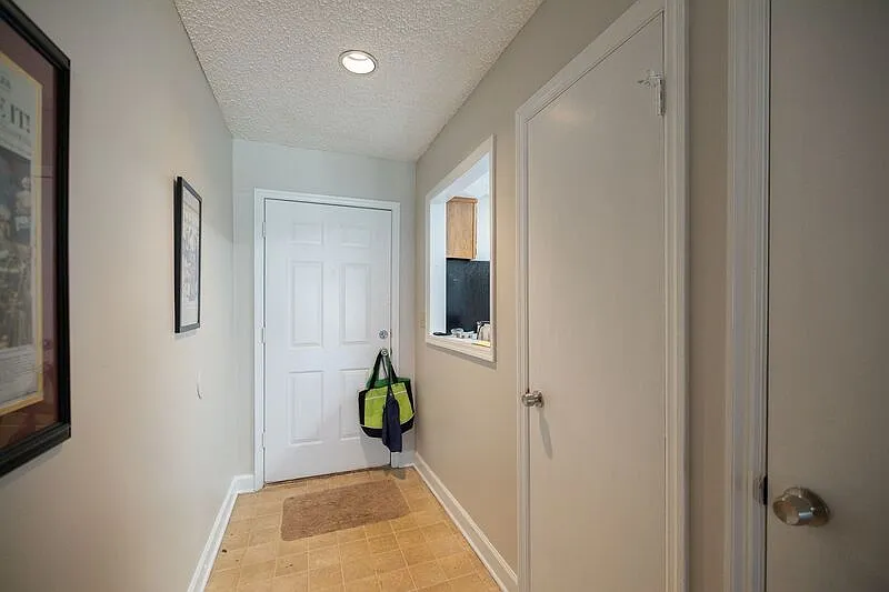 Building Photo - 290 Appleby Dr #153