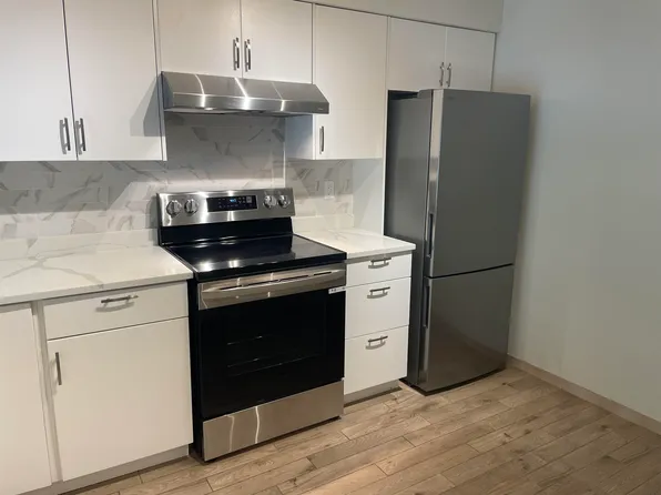 6070 McMurray Ave #305, Burnaby, BC V5H 4J3