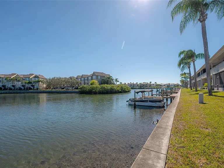 8812 Bay Pointe Dr #D202 — Photo 25