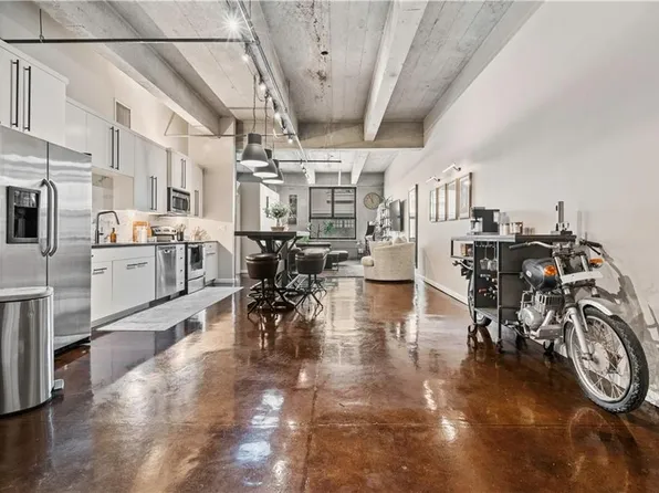 360 W Pershing Rd Ste 30, Kansas City, MO 64108