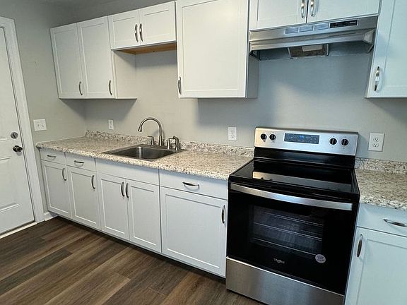 4th image of 46 Chestnut Dr #4