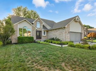 48821 Tremont Dr, Macomb, MI 48044