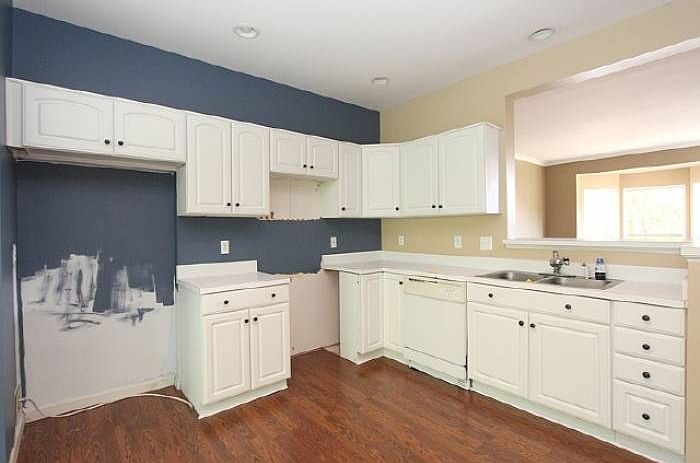 OPEN KITCHEN