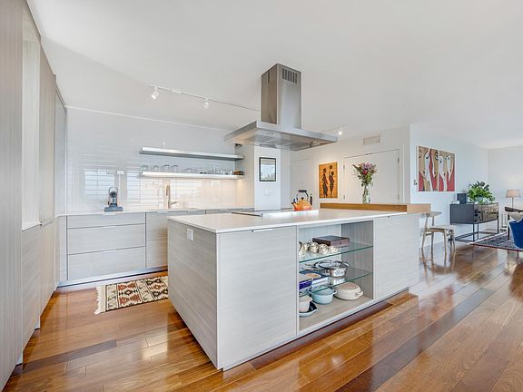 3rd image of 1240 N Lake Shore Dr APT 4A