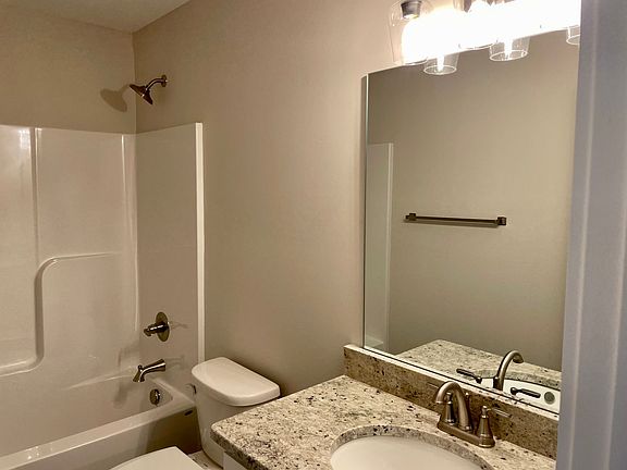 5th image of 126 Sunburst Villa Dr