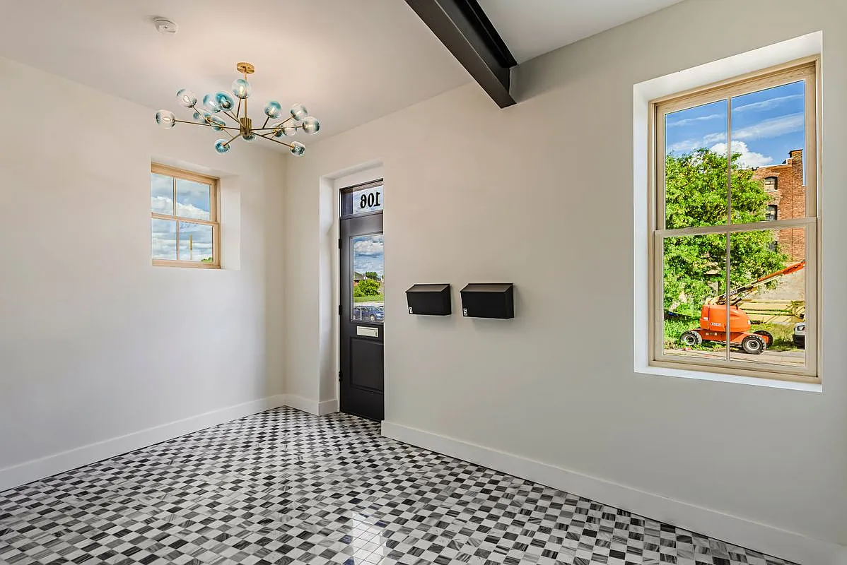 2 bed, 2.0 bath, 1350 sqft, $2,300 — Photo 3