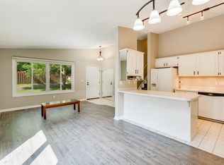 9712 Cimarron Cir, Hopkins, MN 55305