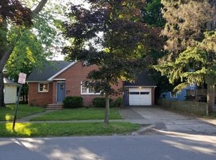 8 Lambert Ave, Fredonia, NY 14063