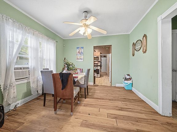 3rd image of 14926 Robey Ave