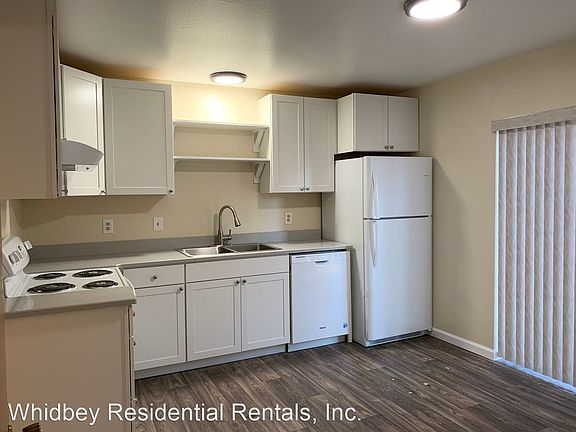 4th image of 5725 200th St SW APT 4