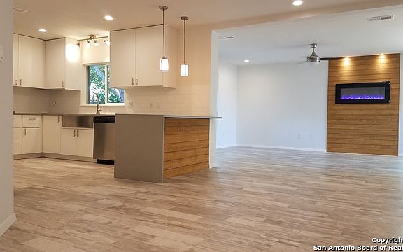 5th image of 107 Springwood Ln