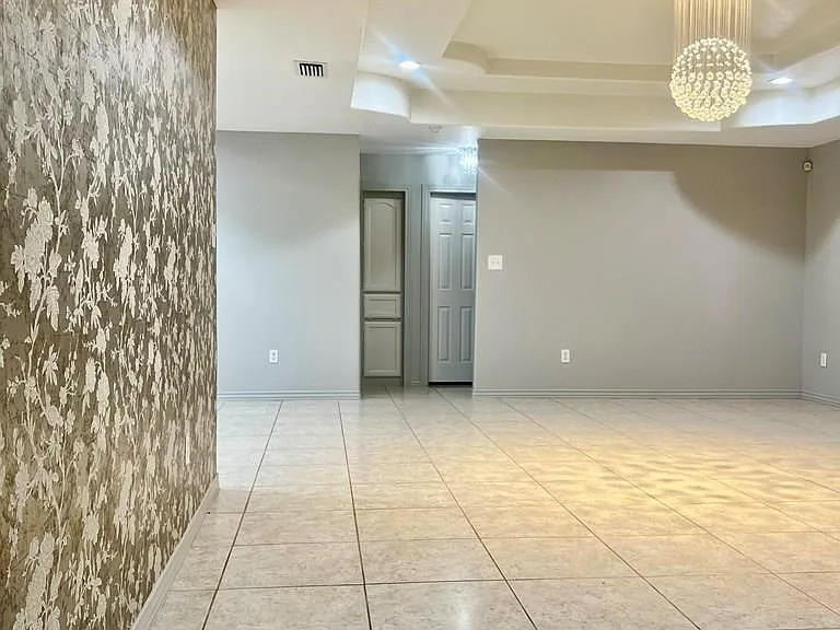 1683 Artemisa Ave — Photo 8