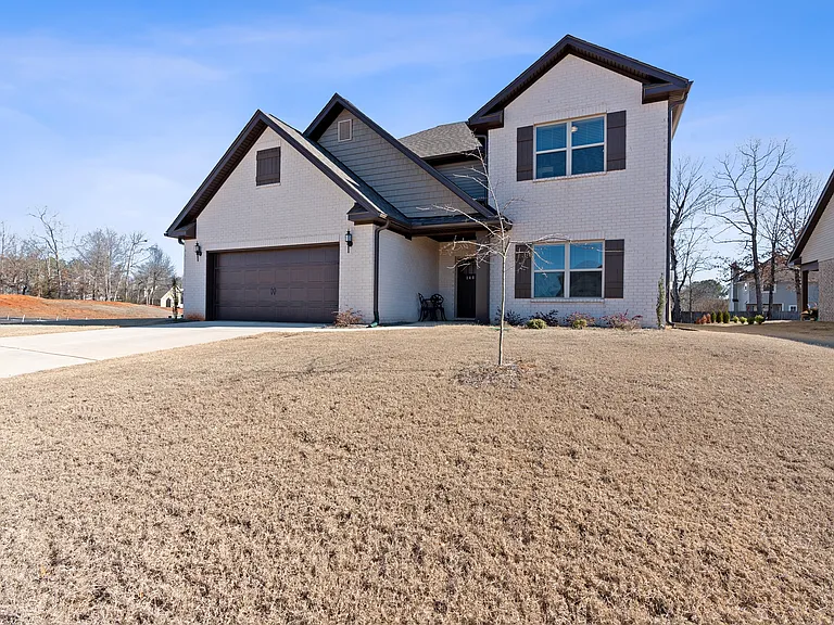148 Flintridge Dr — Photo 1