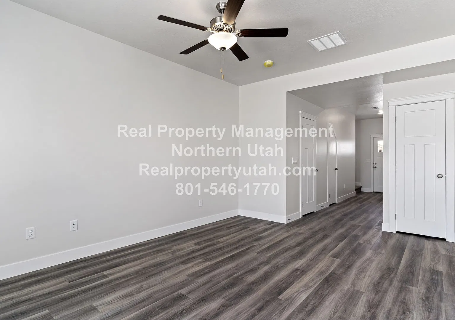 Gorgeous 3 Bedroom Townhome in Morgan! — Photo 3