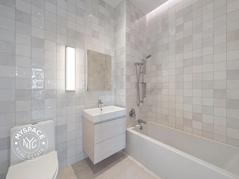 58 Vanderbilt Ave #5B — Photo 4