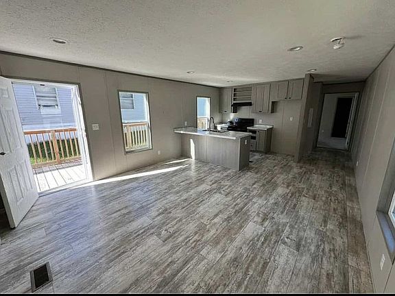 2nd image of 154 Bradbury Pointe Dr