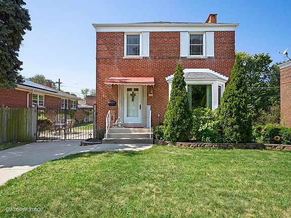 3rd image of 1620 Balmoral Ave