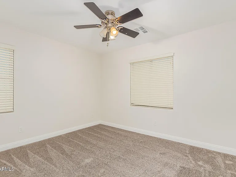 3031 E Harrison St — Photo 23