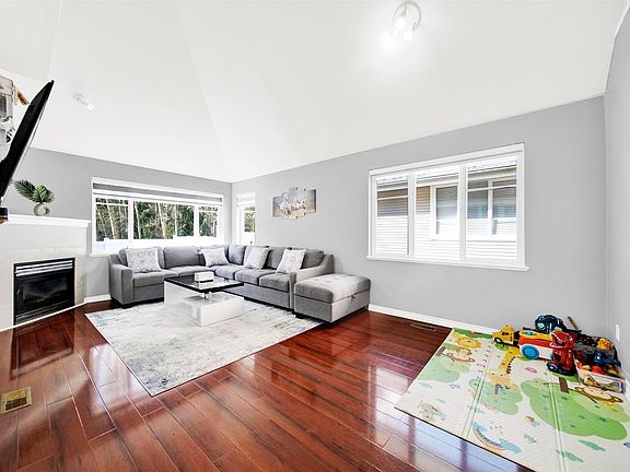 5th image of 13918 58th Ave #25
