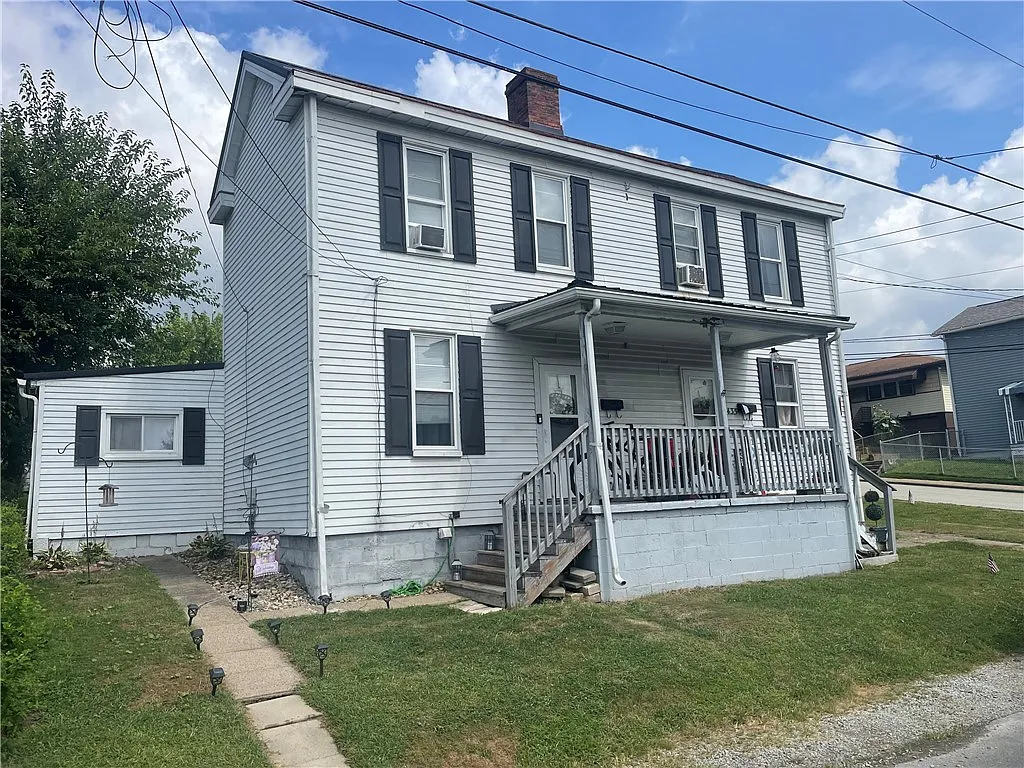 433-435 Bluff St photo 1
