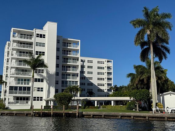 2nd image of 1000 Lowry Street #3e