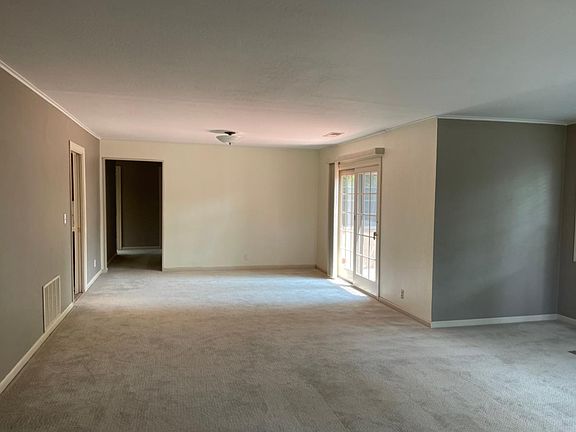 3rd image of 2821 Bryant St