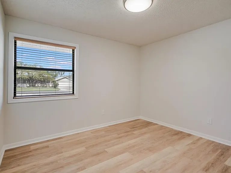 15003 Mettle Dr — Photo 10