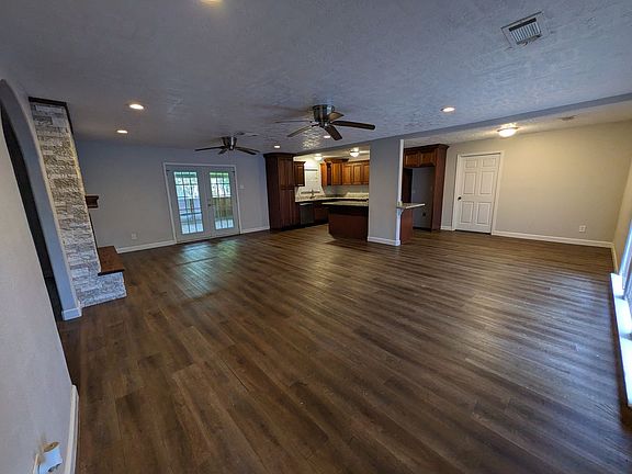 2nd image of 2480 Evangeline Dr