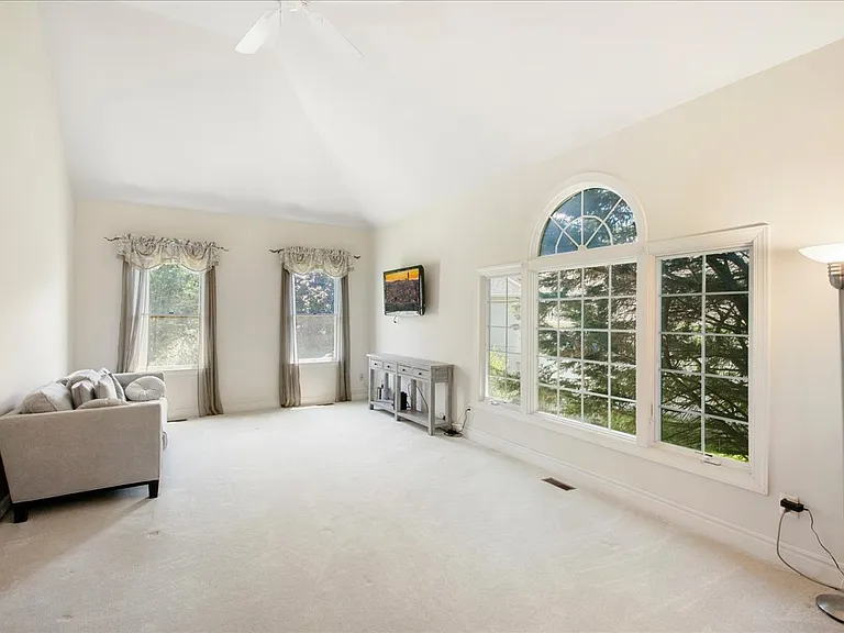 10243 Brittenford Dr — Photo 14