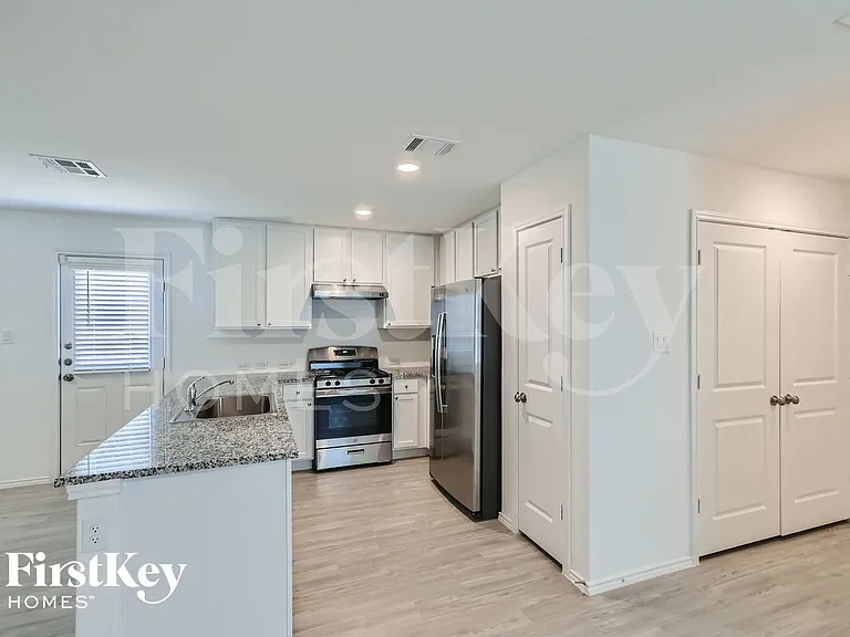 13835 Llama Pl — Photo 11