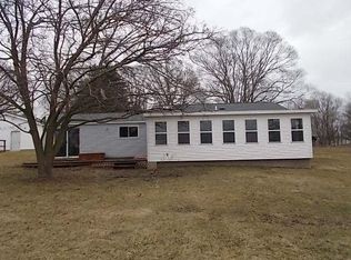 4556 Nipigon Dr, Gladwin, MI 48624