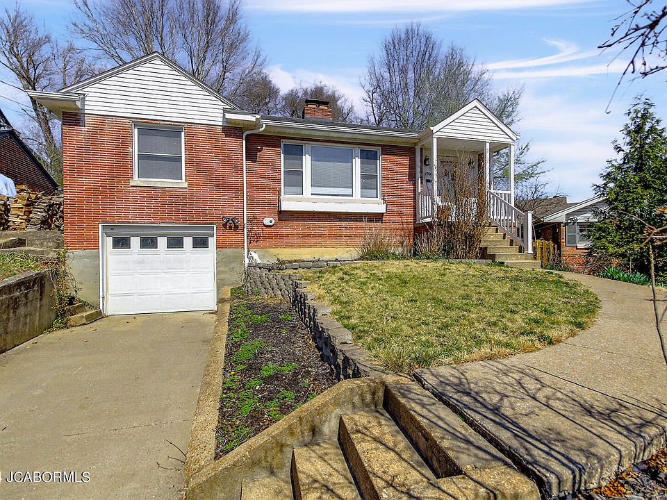 1st image of 1900 N Circle Dr