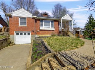 1900 N Circle Dr, Jefferson City, MO 65109