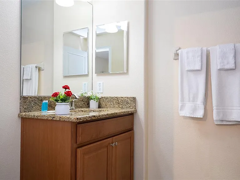 4908 Clock Tower Dr — Photo 13