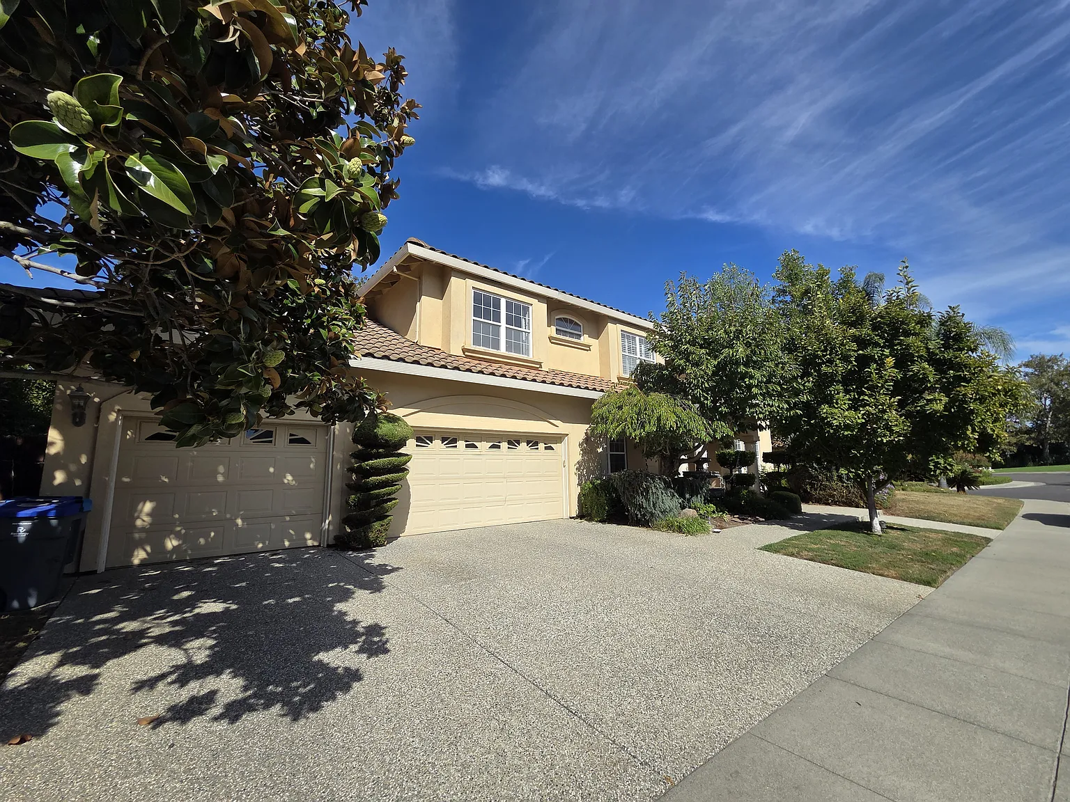 4 bed, 4700 sqft, $5,400 — Photo 3