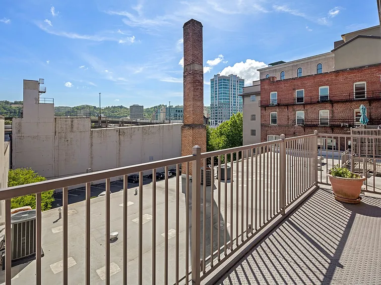 55 1/2 Haywood St #3B — Photo 14